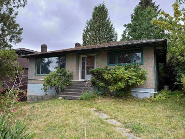 115 Howard Avenue N, Burnaby, BC, V5B 1J6 house for sale | Listing ID R3150 | Royal LePage