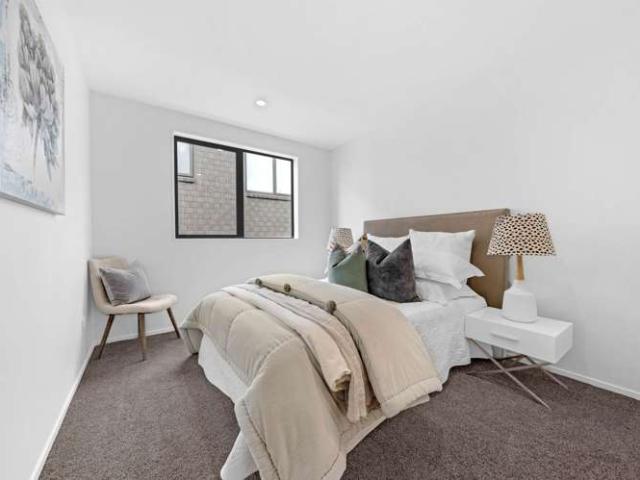 115 Thomas Road, Flat Bush, Manukau City