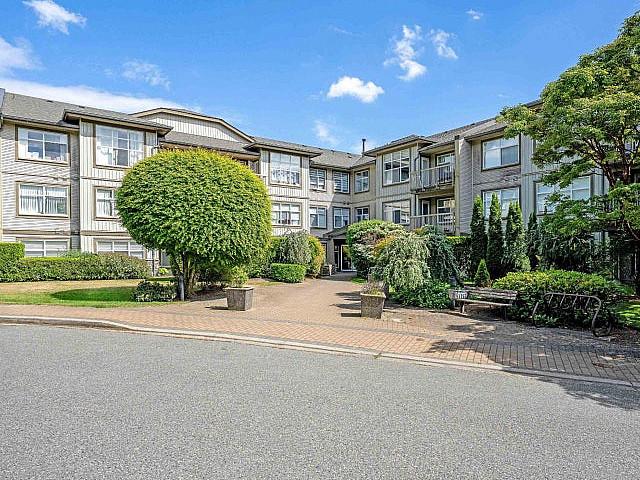 116 14885 105 Avenue Surrey, British Columbia
