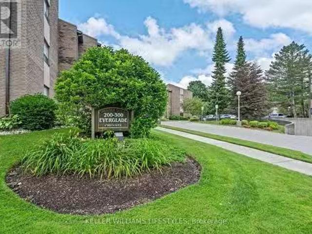 116 300 Everglade Crescent, London, ON, N6H 4P8 condo for.