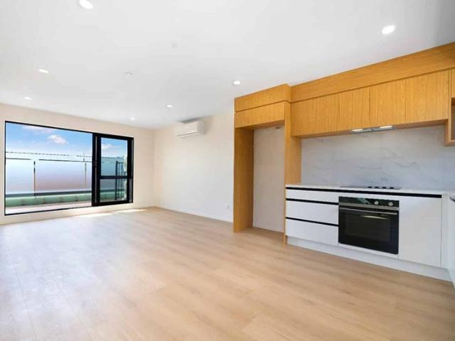 1/16 Hewlett Road, Massey