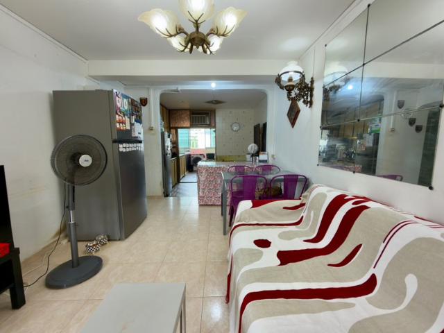 116 Lorong 2 Toa Payoh HDB Apartment For Sale, $400,000, 2 Bed 2 Bath 667 sqft $600.00 psf