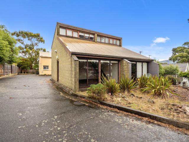 1/16 Weemala Court Mount Nelson 7007 Australia Edwards Windsor