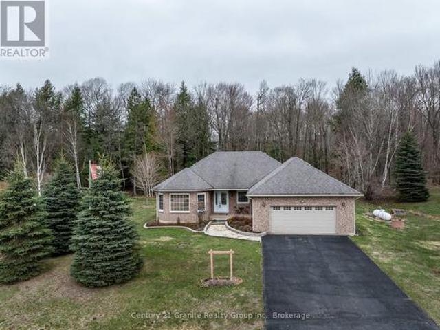 117 Halbiem Crescent, Dysart Et Al Dysart, ON, K0M 1S0 house for sale | Listing ID X12120 | Royal LePage