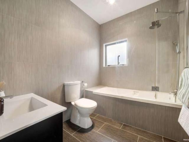 1187 Whangaparaoa Road, Hobbs Bay, Rodney