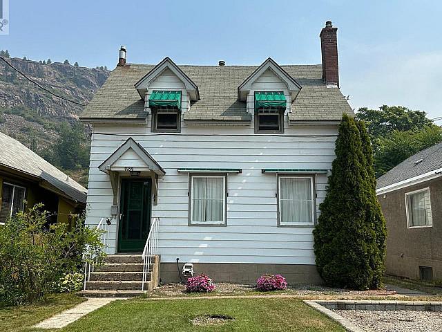1189 Columbia Avenue Trail, British Columbia