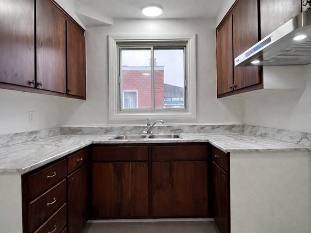 11806 Rue Michel Sarrazin