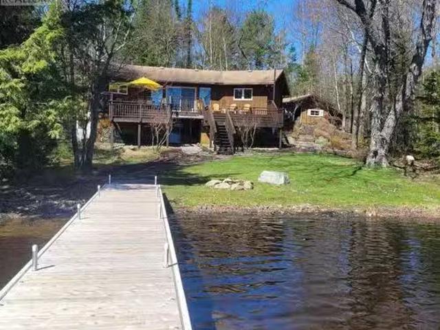 1183 partie Lake Road W, Lake Of Bays Mclean, ON, P0B 1A0.