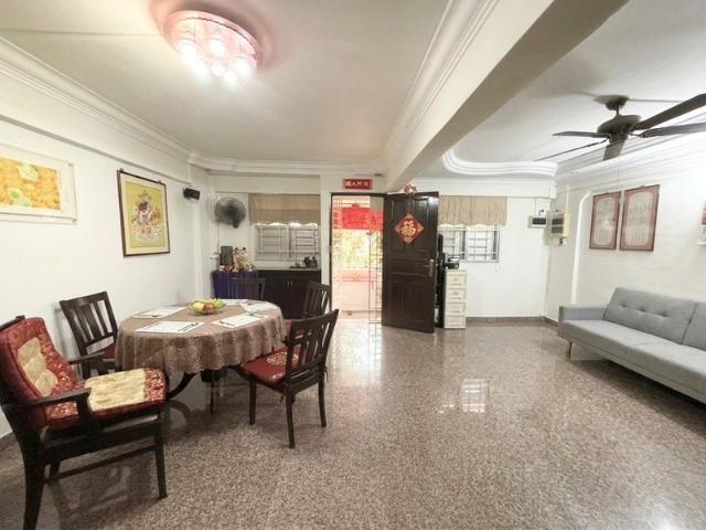 118 Ang Mo Kio Avenue 4 HDB Apartment For Sale, $985,000, 5 Bed 4 Bath 1,593 sqft $618.00 psf