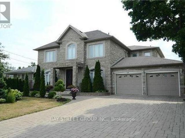 118 Fairglen Avenue, Toronto, ON, M1W 1A7 house for lease | Listing ID E13597 | Royal LePage