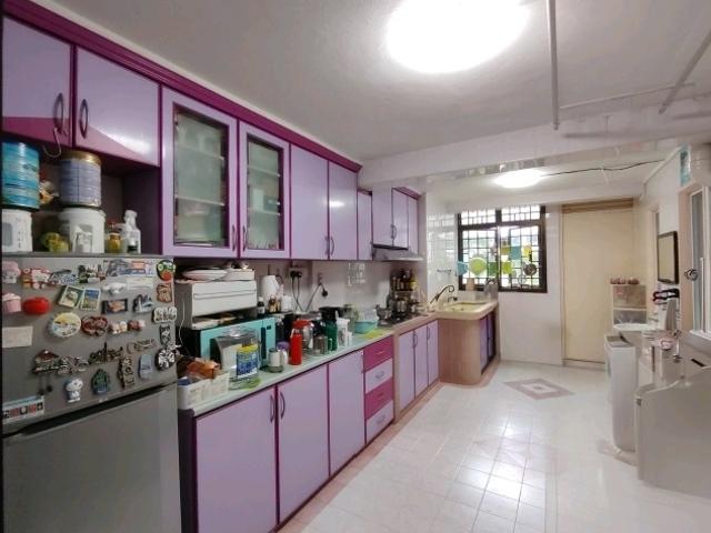 118 Lorong 1 Toa Payoh HDB Apartment For Sale, $430,000, 2 Bed 1 Bath 700 sqft $614.00 psf