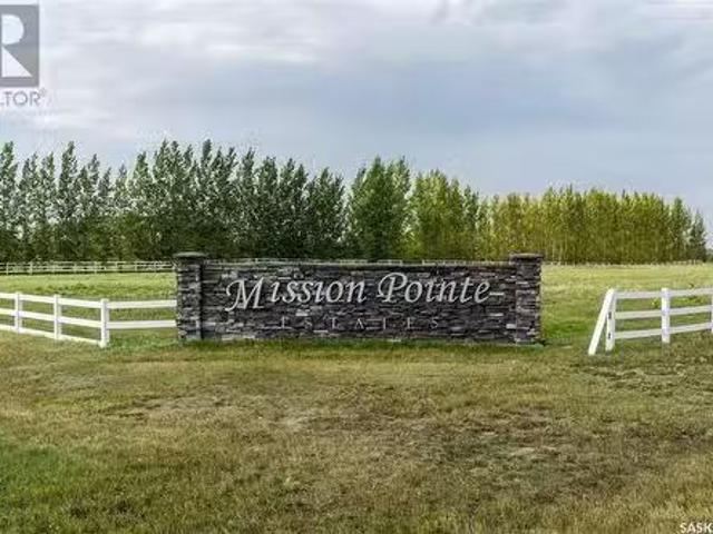118 Slater Crescent, Edenwold Rm No. 158, SK, S0G 3Z0 vacant.