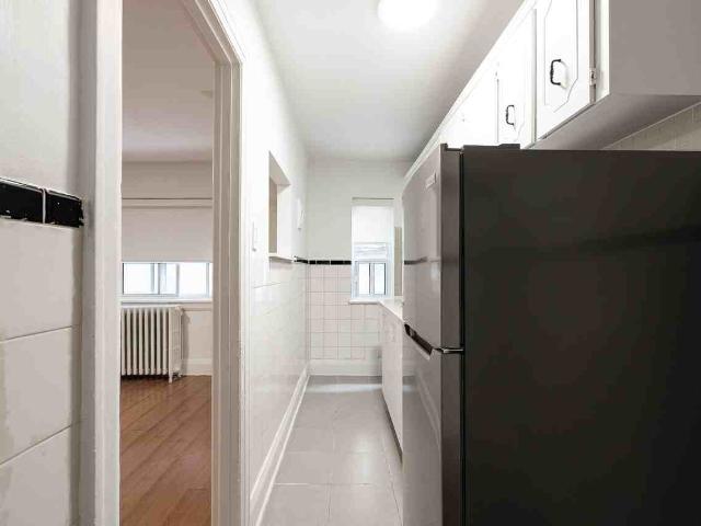 118 Roncesvalles Avenue Studio Apartment for Rent at 118 Roncesvalles Ave, Toronto, ON M6R 2K8 High Park