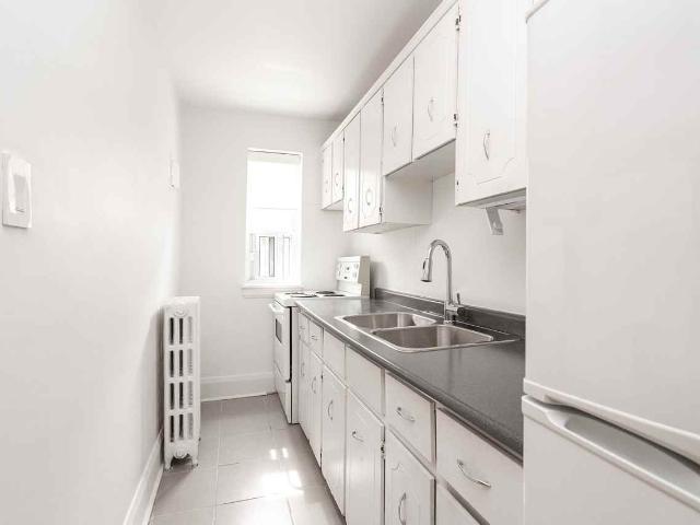 118 Roncesvalles Avenue Studio Apartment for Rent at 118 Roncesvalles Ave, Toronto, ON M6R 2K8 High Park