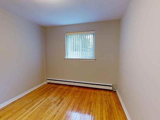 1196 Shillington 1 Bedroom Apartment for Rent at 1196 Shillington Ave, Ottawa, ON K1Z 8L4 Carlington