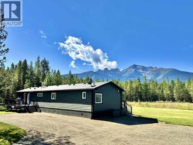 11975 Blackman Road, Valemount, BC, V0E 2Z0 house for sale | Listing ID R3151 | Royal LePage