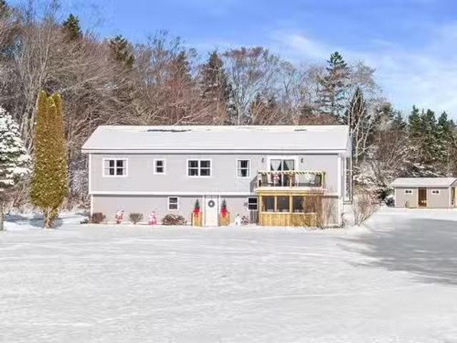 1197 Highway 2, Five Islands, NS, B0M 1K0 house for sale Li.