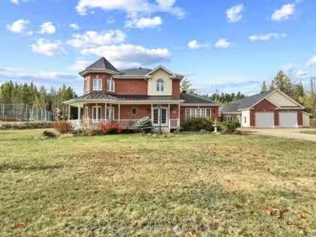 1190 Route 349, Saint Alexis Des Monts, QC, J0K 1V0 Luxury H.