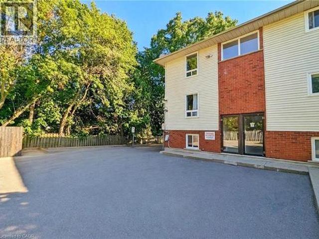 119 Cedar Street S Unit# 14, Kitchener, ON, N2G 3L6 condo for sale | Listing ID 40852 | Royal LePage