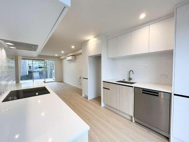 11/9 Aeroview Drive, 1603, North Shore City
