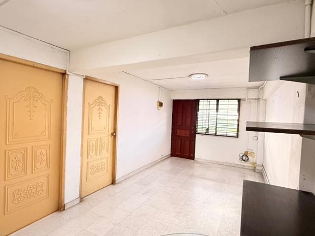 119 Bukit Merah View HDB Apartment For Sale, $468,000, 3 Bed 2 Bath 699 sqft $670.00 psf