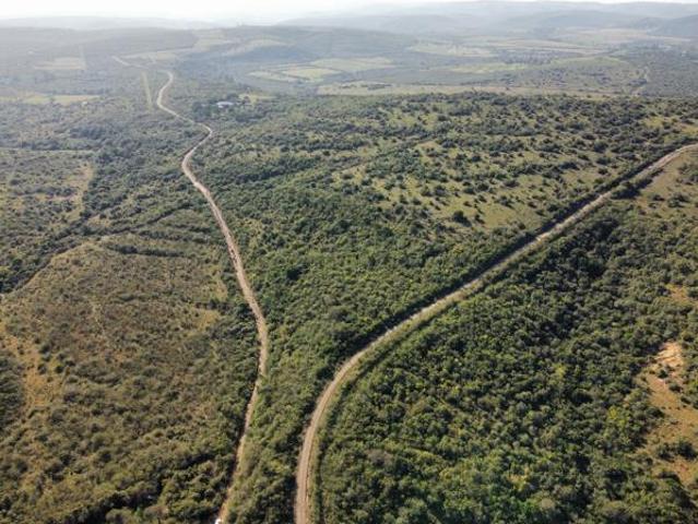 11.4 ha Land available in East London Outlying