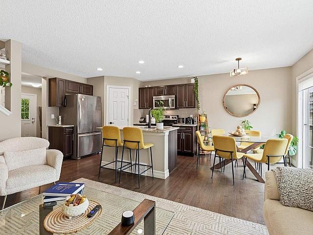 #11 5317 3 Av Sw Edmonton, Alberta