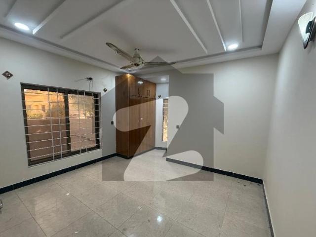11.5 Marla House For Rent Bahria Enclave