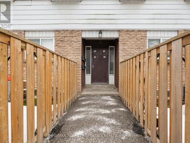 11 730 Cedar Street, Oshawa, ON, L1H 4M6 townhouse for sale | Listing ID E12007 | Royal LePage