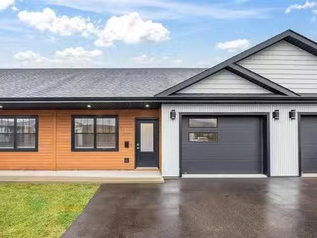 11 19 Muttart Drive, Cornwall, PE, C0A 1H0 townhouse for sal.
