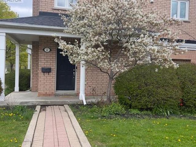 11 200 Tenth Street, Toronto, ON, M8V 4E1 townhouse for lease | Listing ID W13171 | Royal LePage