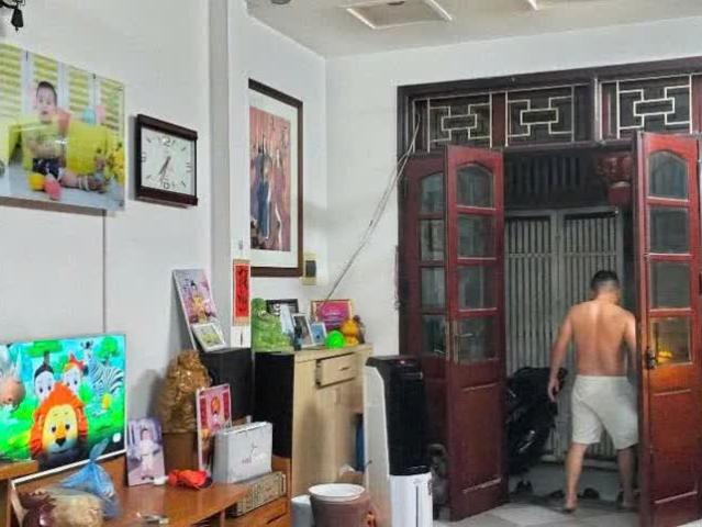 11,2 Tỷ: nhà 4 tầng, 49m nở hậu, MT 4m  15m ra phố Kim Giang  ô tô qua nhà  kinh doanh quá đẹp