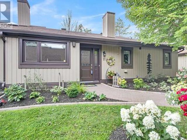 11 Torrey Pines Court, Ottawa, ON, K2S 1R5 townhouse for sale | Listing ID X12317 | Royal LePage