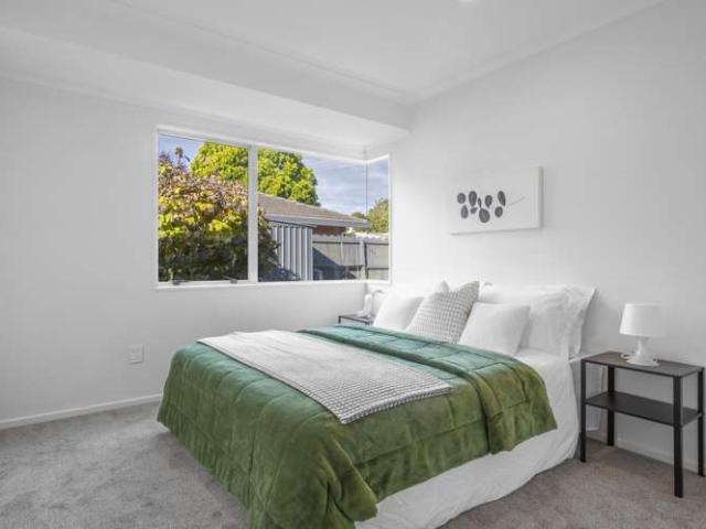 11 Vanderbilt Parade, Albany, North Shore City
