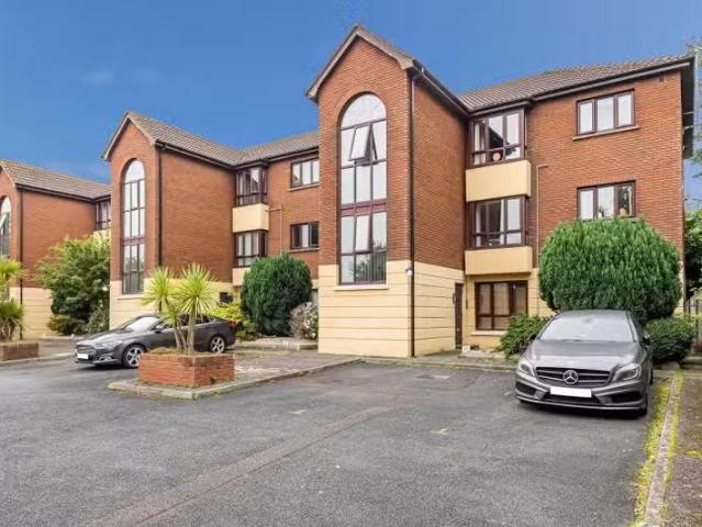 11 Waverley Court