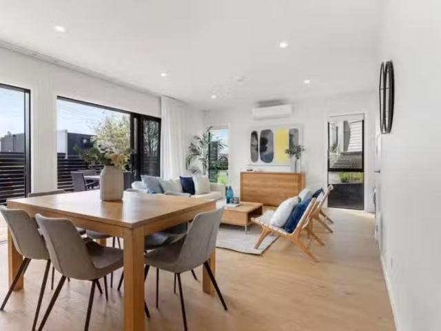 11 Winsomere Crescent, Westmere, Auckland City