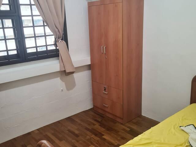 11 a Air con room with Window for male tenant only, 3 mins walk to Braddell Mrt stn