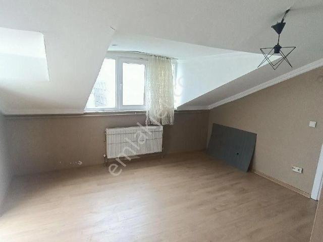 1+1 Çatı Katı Kiralık Boş