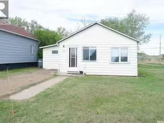 11 B Avenue, Willow Bunch, SK, S0H 4K0 house for sale Listi.