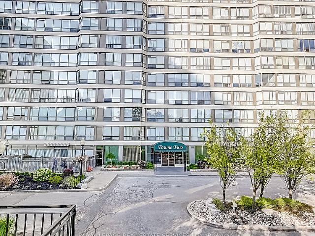 1+1 Bdrm Move in Ready Condo 1100 Sq Ft