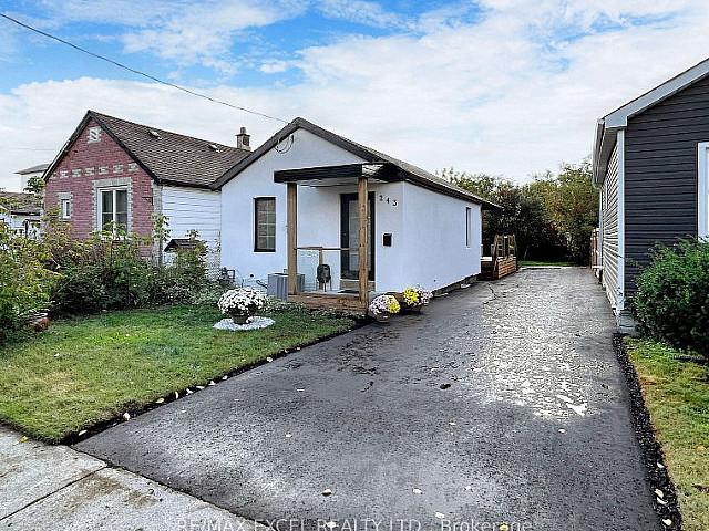 1+1 Bdrm Stylish Renovated Home! Move In Now!