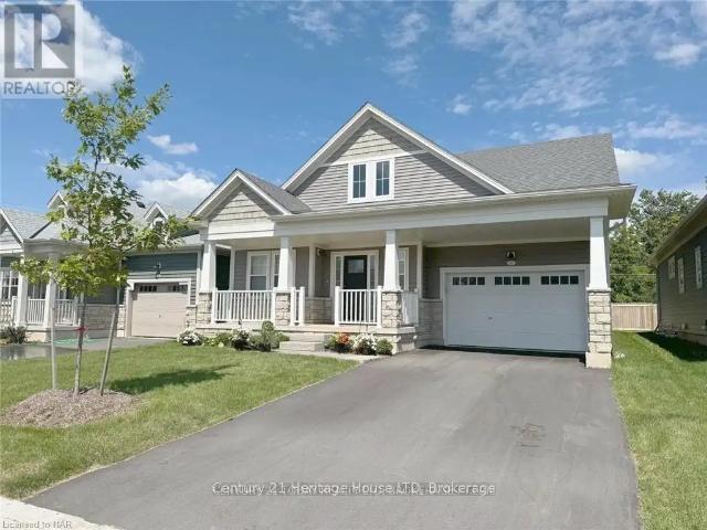 11 BEACHWALK CRESCENT