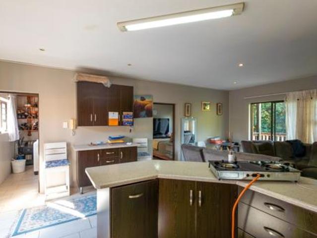 11 Bedroom House in Blue Bend