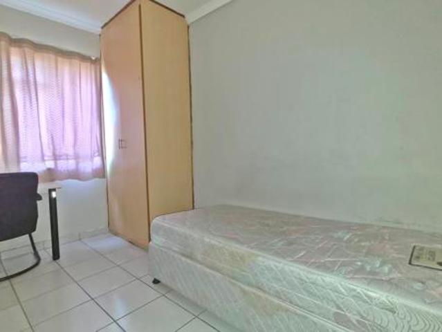 11 Bedroom House in Brandwag