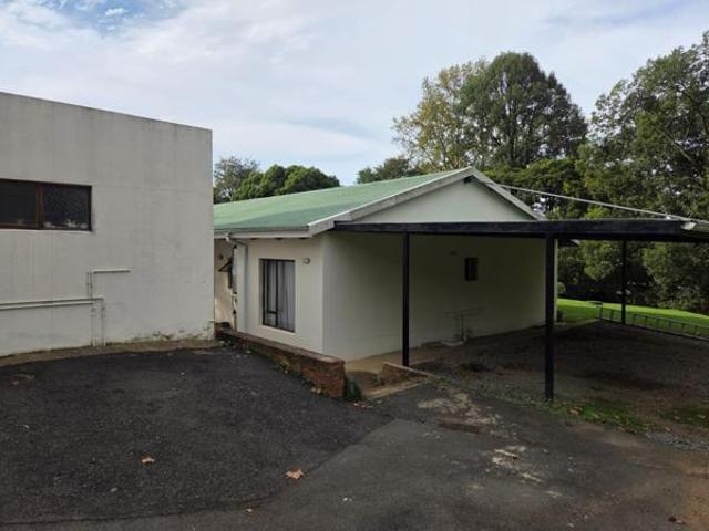 9 Bedroom House in Hilton