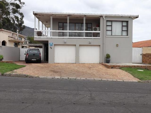 11 Bedroom House in Idasvallei