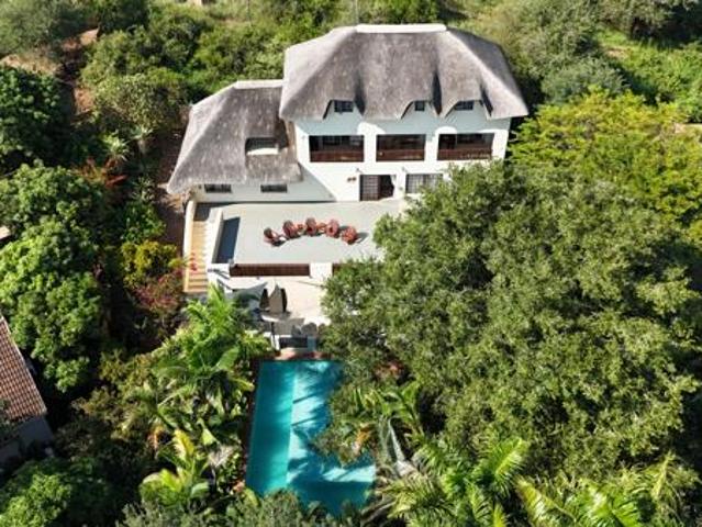 11 Bedroom House in Komatipoort