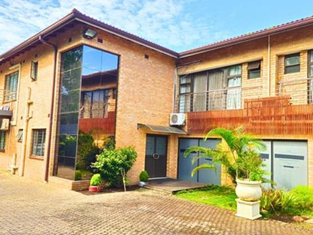 11 Bedroom House in Parkside
