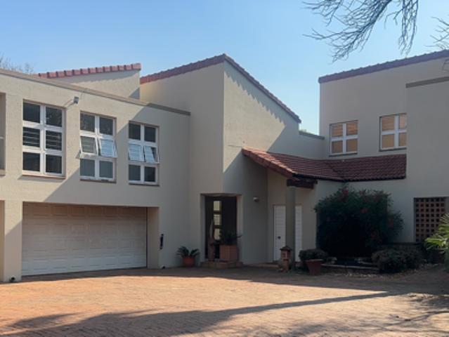 11 Bedroom House in Raslouw