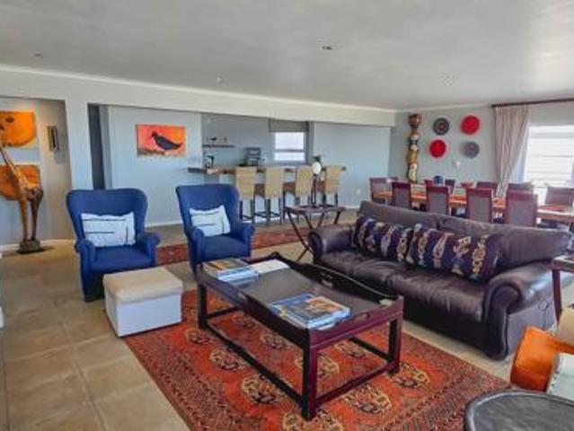 11 Bedroom House in Shelley Point